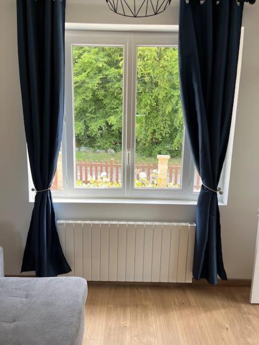 Apartament Chez Melanie, Pres De L'Abbaye Jumièges Zewnętrze zdjęcie