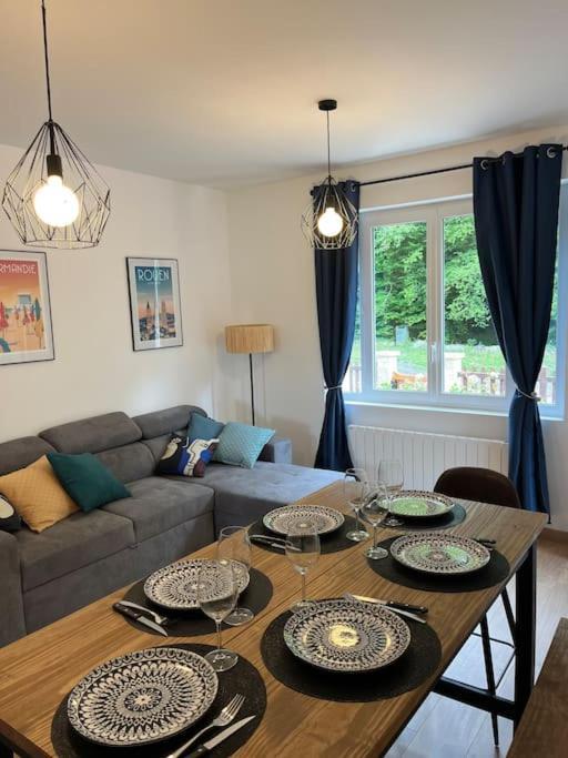 Apartament Chez Melanie, Pres De L'Abbaye Jumièges Zewnętrze zdjęcie